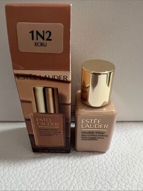 Estée Lauder Double Wear Foundation 1N2 Ecru - Small size 15ml